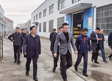 县委副书记、代县长张小辉一行来榴莲APP网站入口调研