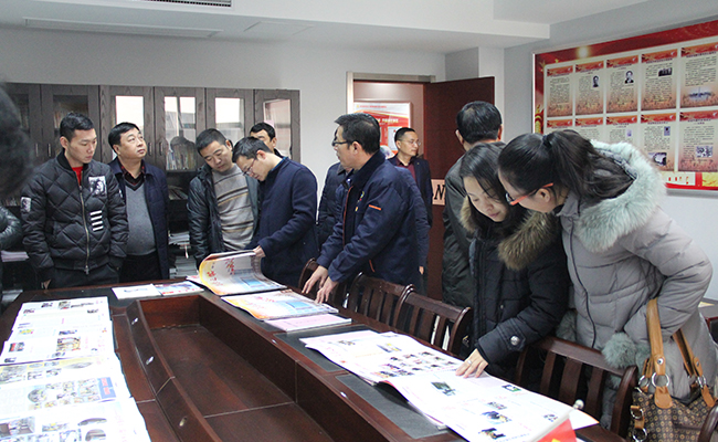 兴化市非公企业书记与榴莲APP网站入口交流党建经验
